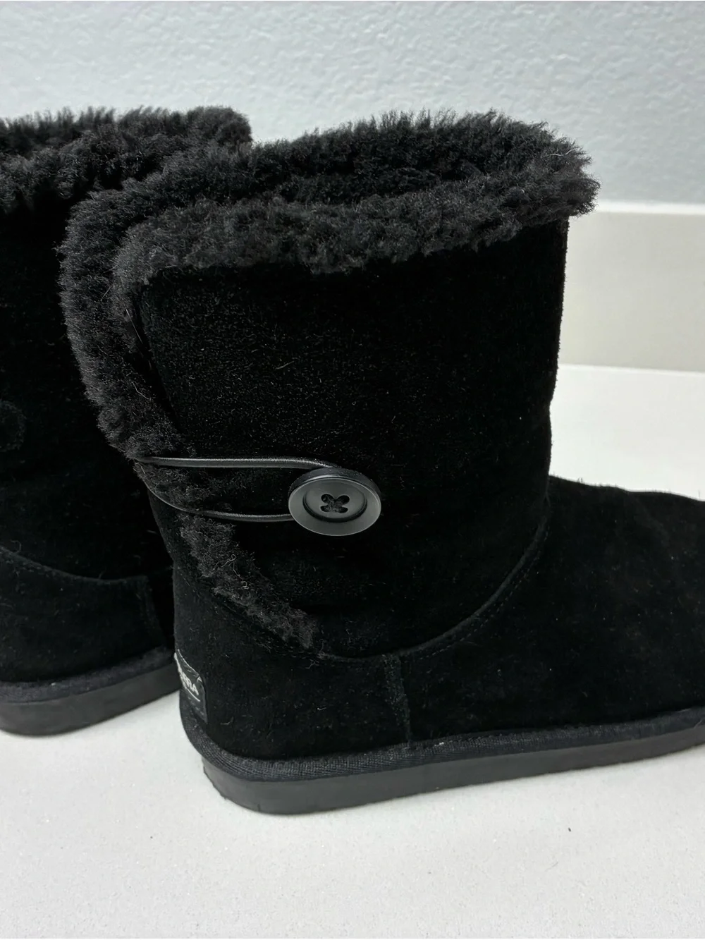 Koolaburra by UGG Black Button-Accent Shearling Boots for Kids